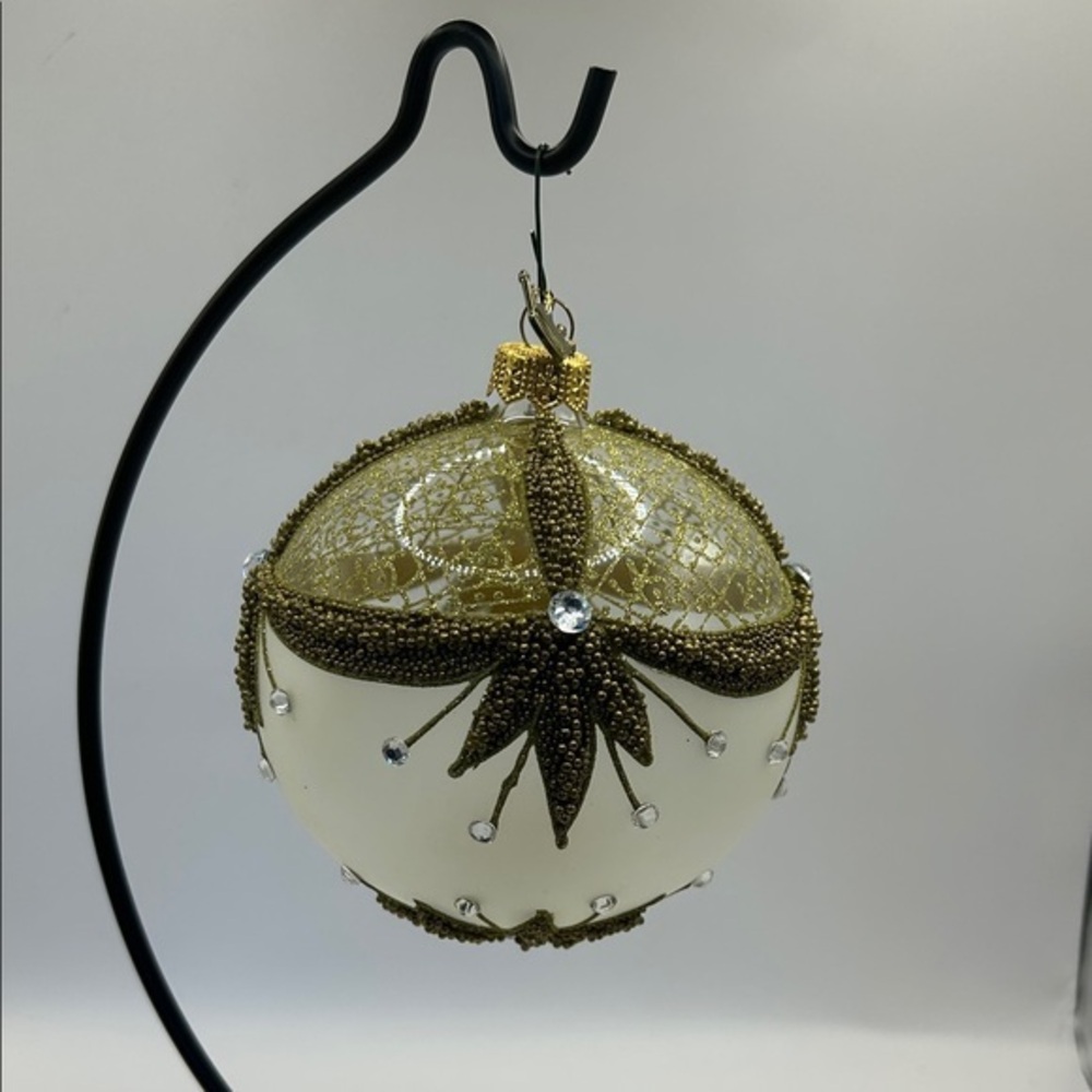 Hallmark Heritage Collection Gold and White Holiday Ornament 2016